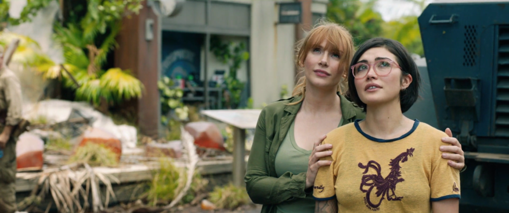Les deux visages féminins principaux du film : courageuses, intelligentes et partageant un amour pour les dinosaures